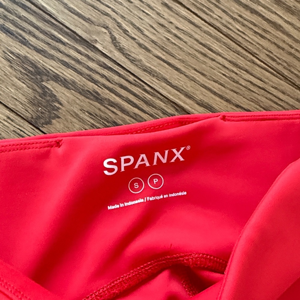 SPANXshape™ Booty Boost® 7/8 Leggings - Picture 3 of 5